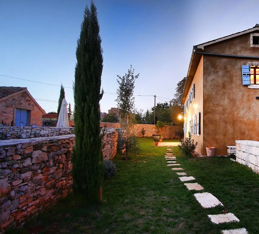 Holiday Home Hedera Svetvincenat