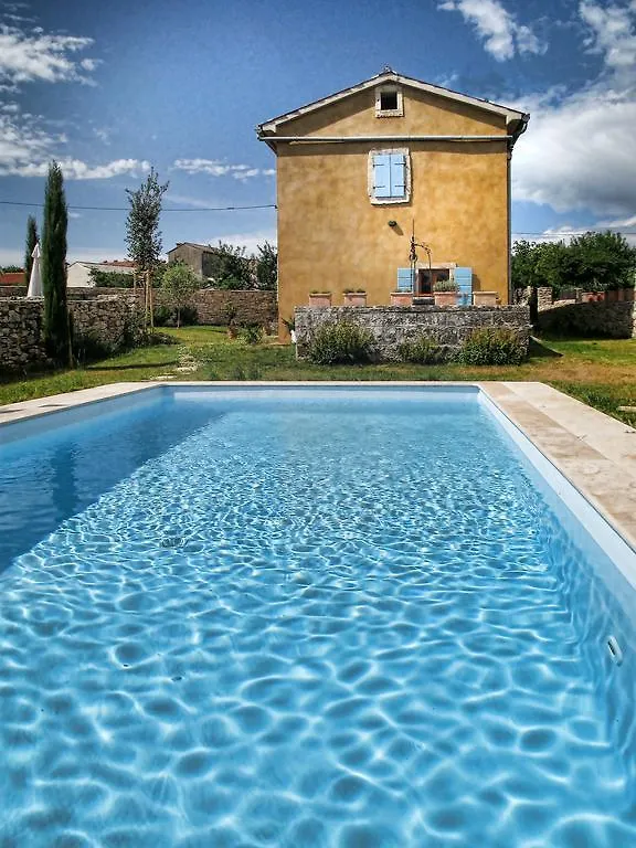 Holiday Home Hedera Svetvincenat