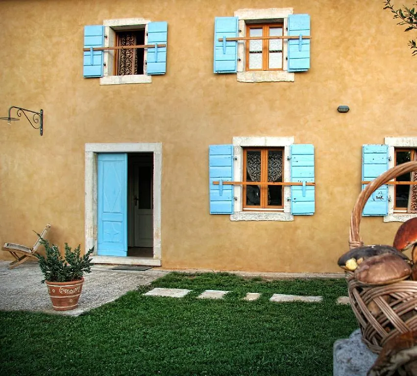 Holiday Home Hedera Svetvincenat